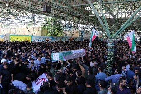 تصاویر با شکوه تشییع شهدای وطن در بروجرد
