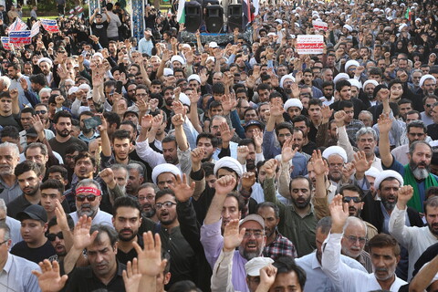 تصاویر/ تشییع باشکوه پیکر مطهر شهدای حمله تروریستی رژیم صهیونیستی در قم