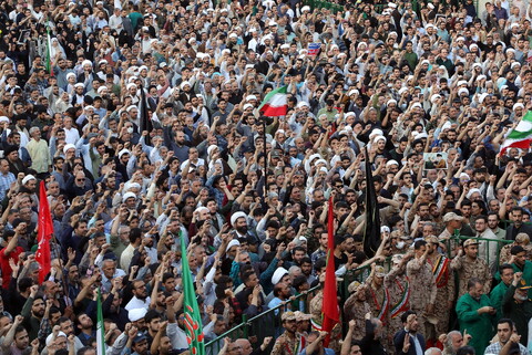 تصاویر/ تشییع باشکوه پیکر مطهر شهدای حمله تروریستی رژیم صهیونیستی در قم