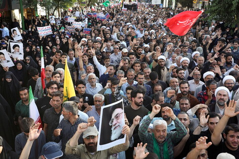 تصاویر/ تشییع باشکوه پیکر مطهر شهدای حمله تروریستی رژیم صهیونیستی در قم