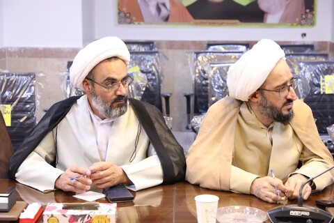 جلسه بصیرت افزایی با ارائه حجت‌الاسلام والمسلمین سعادتمند و حضور کادر مدارس علمیه یزد