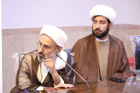 جلسه بصیرت افزایی با ارائه حجت‌الاسلام والمسلمین سعادتمند و حضور کادر مدارس علمیه یزد