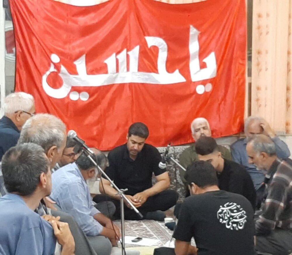 نوش‌آبادی‌ها به استقبال محرم رفتند