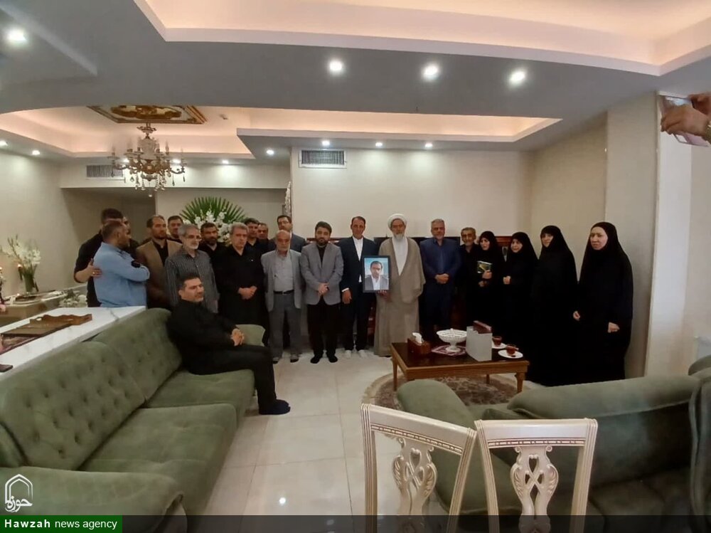 دیدار مسئول دفتر نهاد نمایندگی رهبری در دانشگاه‌های البرز با خانواده شهید رضیی
