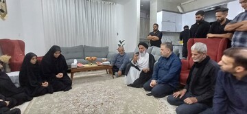 دیدار نماینده ولی‌فقیه در خوزستان با خانواده‌های معظم شهدای مدافع امنیت دزفول