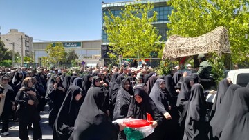 تصاویر/ حضور طلاب مدرسه علمیه فاطمه الزهرا ساوه در تشییع شهید رضایی