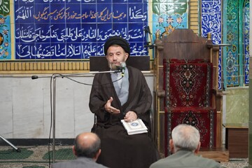 تصاویر / برگزاری جلسه تبیینی رویداد های اخیر با حضور نماینده ولی فقیه در لرستان