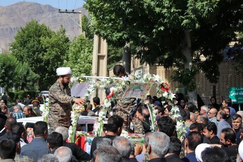 تصاویر/آیین تشییع شهید مهندس علیرضا زینلی و دو فرزندشهیدش در تفرش