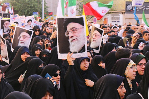 تصاویر/ تشییع باشکوه پیکر مطهر شهدای حمله تروریستی رژیم صهیونیستی در قم