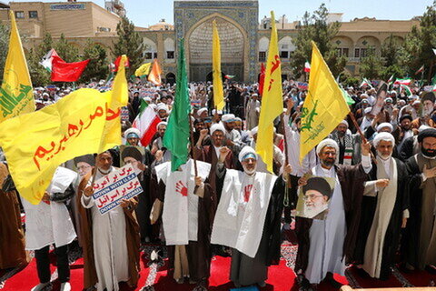 Les séminaristes de Qom manifestent pour condamner les crimes du régime sioniste
