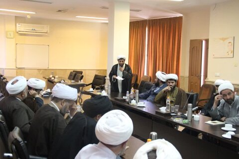 تصاویر / نشست بصیرتی در حوزه علمیه استان قزوین