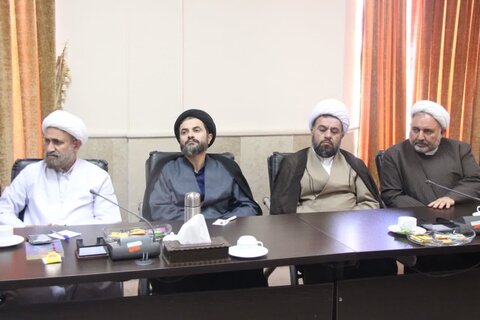 تصاویر / نشست بصیرتی در حوزه علمیه استان قزوین