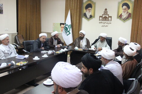تصاویر / نشست بصیرتی در حوزه علمیه استان قزوین