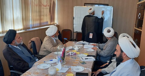 تصاویر/ برگزاری آزمون اخذ مجوز استادی برای نخستین بار در کاشان