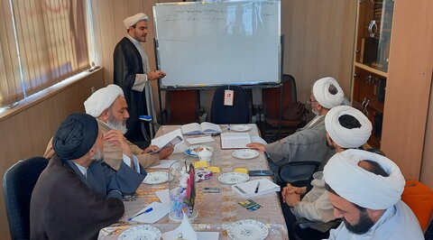 تصاویر/ برگزاری آزمون اخذ مجوز استادی برای نخستین بار در کاشان