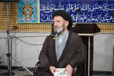 تصاویر برگزاری جلسه تبیینی رویداد های اخیر با حضور نماینده ولی فقیه در لرستان