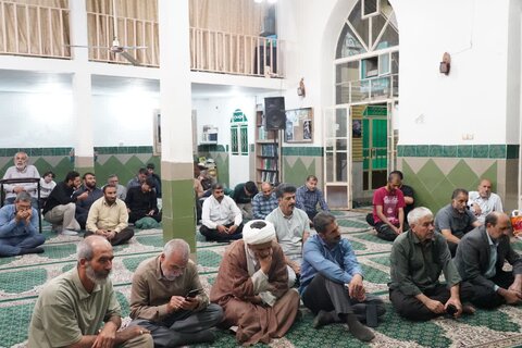 تصاویر برگزاری جلسه تبیینی رویداد های اخیر با حضور نماینده ولی فقیه در لرستان