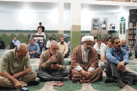 تصاویر برگزاری جلسه تبیینی رویداد های اخیر با حضور نماینده ولی فقیه در لرستان