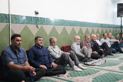 تصاویر برگزاری جلسه تبیینی رویداد های اخیر با حضور نماینده ولی فقیه در لرستان