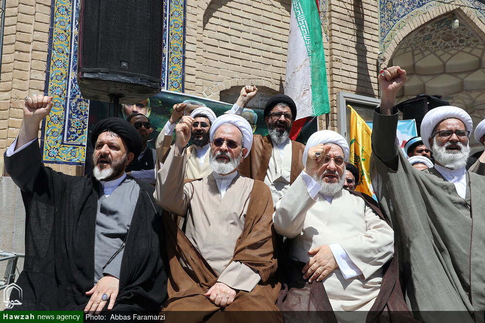 حوزہ علمیہ قم کا مسلح افواج کے ساتھ یکجہتی کے لیے عظیم الشان اجتماع؛ فرزندانِ حیدر آخری سانس تک کھڑے ہیں، مقررین