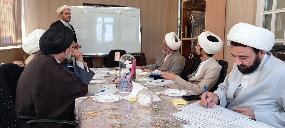 تصاویر/ برگزاری آزمون اخذ مجوز استادی برای نخستین بار در کاشان