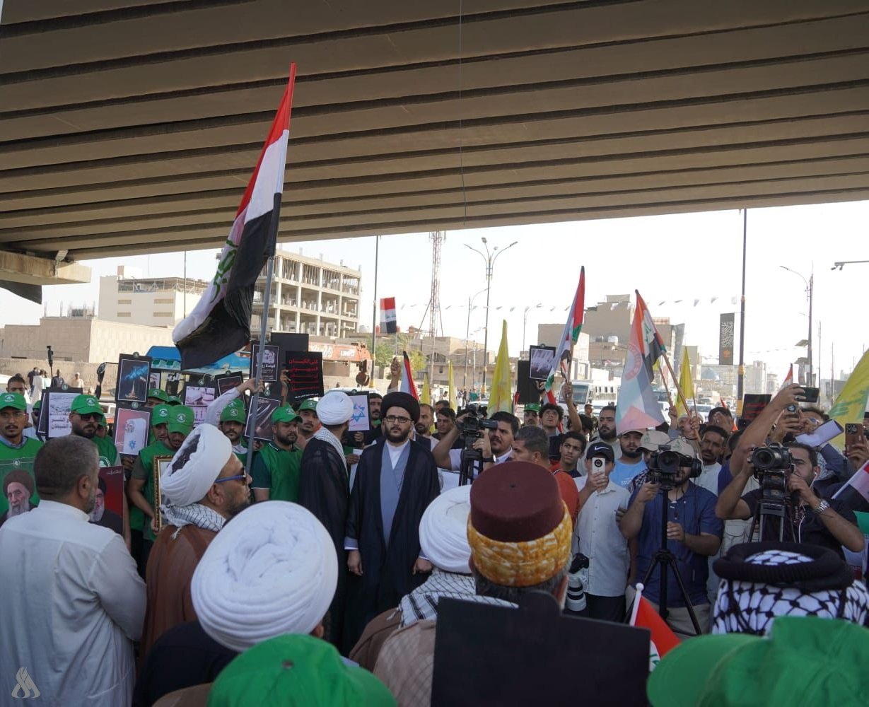 تظاهرة لطلبة الحوزة العلمية وأبناء النجف الأشرف رفضًا للعدوان الصهيوني على إيران