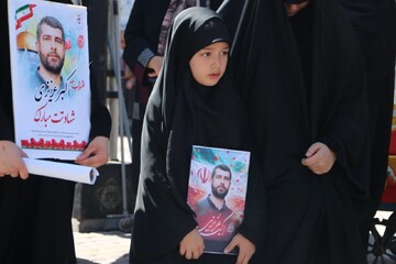 تصاویر/ تشییع پیکر قهرمانان وطن در زنجان