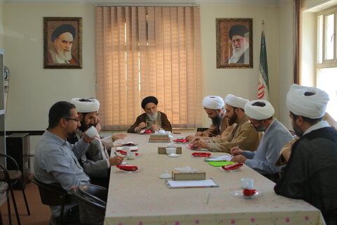 جلسه قرارگاه جهادی تبیینی شهید حاجی زاده