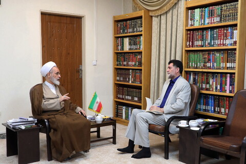 تصاویر/ دیدار مدیرکل فرهنگ و ارشاد اسلامی استان قم  با آیت الله اعرافی