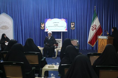 تصاویر/ جلسه تخصصی مبلغات کرمان با نماینده ولی فقیه استان