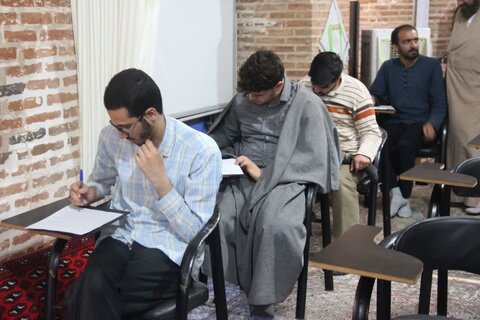 تصاویر / بازدید مدیر حوزه علمیه استان  قزوین از نحوه برگزاری  امتحانات حوزه علمیه قزوین