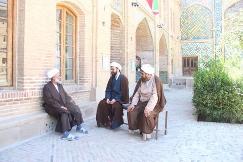 تصاویر / بازدید مدیر حوزه علمیه استان  قزوین از نحوه برگزاری  امتحانات حوزه علمیه قزوین