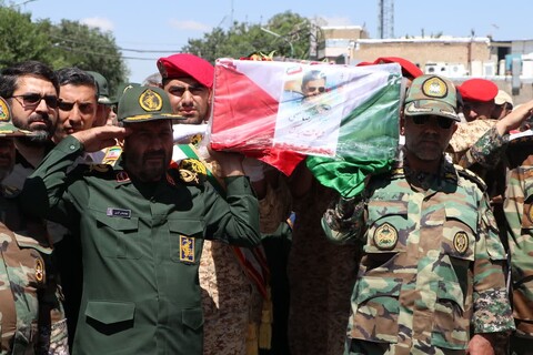 تصاویر| تشییع پیکر قهرمانان وطن در زنجان