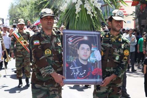 تصاویر| تشییع پیکر قهرمانان وطن در زنجان