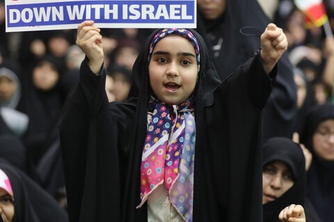 تصاویر/ اجتماع بزرگ فدائیان ولایت با حضور طلاب، روحانیون و مردم انقلابی قم در پاسخ به جسارت وقیحانه‌ی دشمنان به ساحت ولایت فقیه