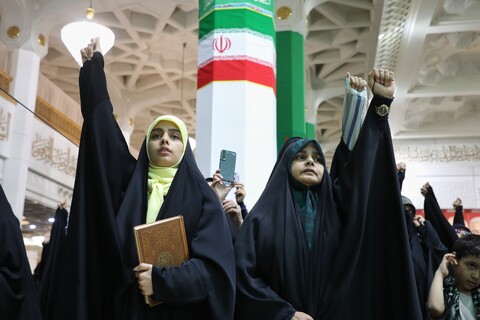 تصاویر/ اجتماع بزرگ فدائیان ولایت با حضور طلاب، روحانیون و مردم انقلابی قم در پاسخ به جسارت وقیحانه‌ی دشمنان به ساحت ولایت فقیه