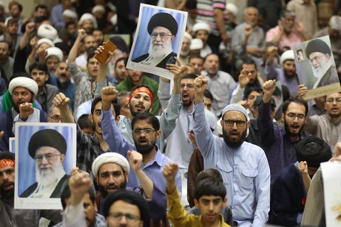 تصاویر/ اجتماع بزرگ فدائیان ولایت با حضور طلاب، روحانیون و مردم انقلابی قم در پاسخ به جسارت وقیحانه‌ی دشمنان به ساحت ولایت فقیه