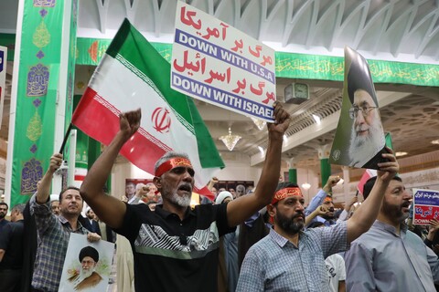 تصاویر/ اجتماع بزرگ فدائیان ولایت با حضور طلاب، روحانیون و مردم انقلابی قم در پاسخ به جسارت وقیحانه‌ی دشمنان به ساحت ولایت فقیه