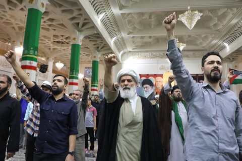 تصاویر/ اجتماع بزرگ فدائیان ولایت با حضور طلاب، روحانیون و مردم انقلابی قم در پاسخ به جسارت وقیحانه‌ی دشمنان به ساحت ولایت فقیه