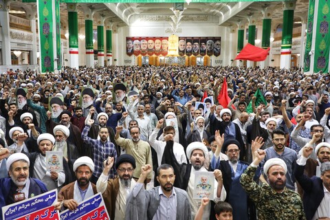 تصاویر/ اجتماع بزرگ فدائیان ولایت با حضور طلاب، روحانیون و مردم انقلابی قم در پاسخ به جسارت وقیحانه‌ی دشمنان به ساحت ولایت فقیه