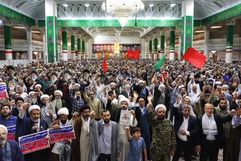 تصاویر/ اجتماع بزرگ فدائیان ولایت با حضور طلاب، روحانیون و مردم انقلابی قم در پاسخ به جسارت وقیحانه‌ی دشمنان به ساحت ولایت فقیه