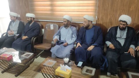 تصاویر نشست هم اندیشی ائمه جماعت اليگودرز با محوریت نبرد کنونی