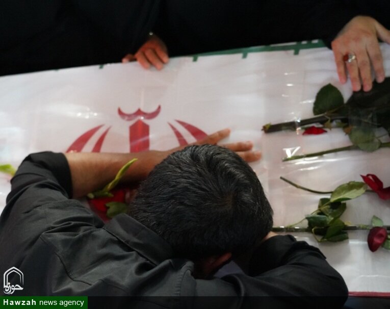 مراسم وداع با پیکر شهدای در زنجان برگزار شد