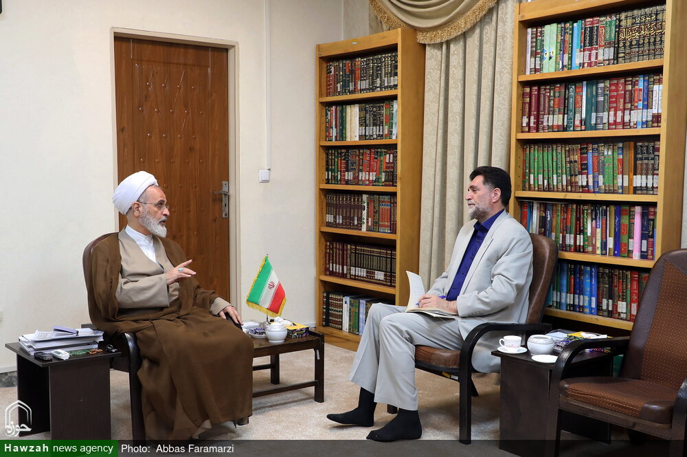 دستگاه‌های دولتی به قم به عنوان جهان‌شهری که بر ایران و جهان اثر می‌گذارد نگاه کنند