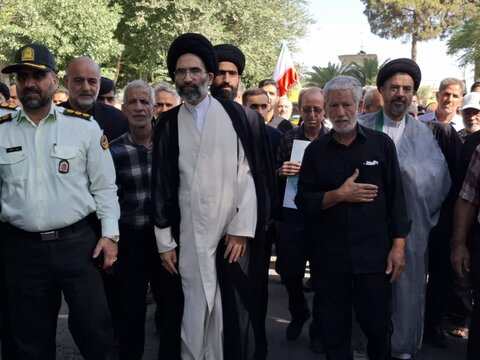 تصاویر/مراسم تشییع خودرویی شهدای مبارزه با اسرائیل در کاشان