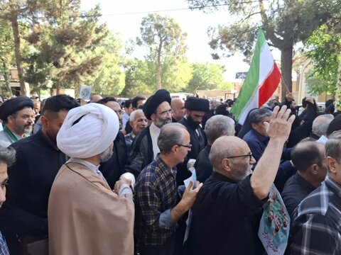 تصاویر/مراسم تشییع خودرویی شهدای مبارزه با اسرائیل در کاشان