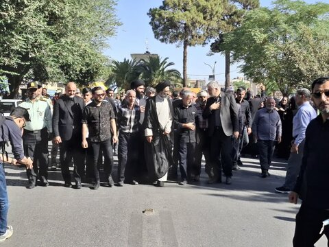 تصاویر/مراسم تشییع خودرویی شهدای مبارزه با اسرائیل در کاشان
