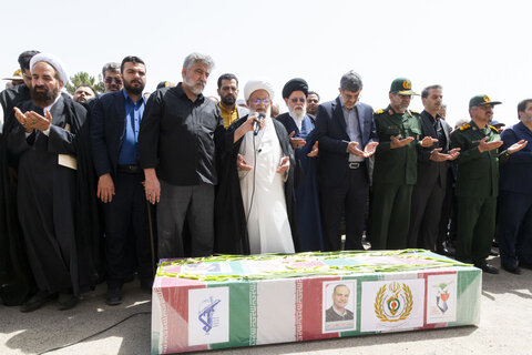 مراسم تشییع و نماز بر پیکر شهید هسته ای دکتر مطلبی زاده