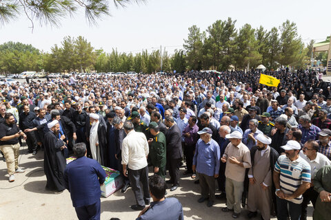 مراسم تشییع و نماز بر پیکر شهید هسته ای دکتر مطلبی زاده