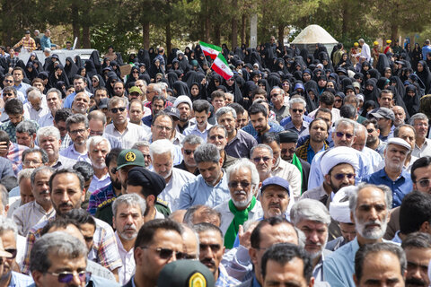 مراسم تشییع و نماز بر پیکر شهید هسته ای دکتر مطلبی زاده